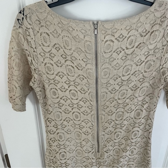 Banana Republic Eyelet Lace Sheath Dress Beige Size 4 - Picture 6 of 9